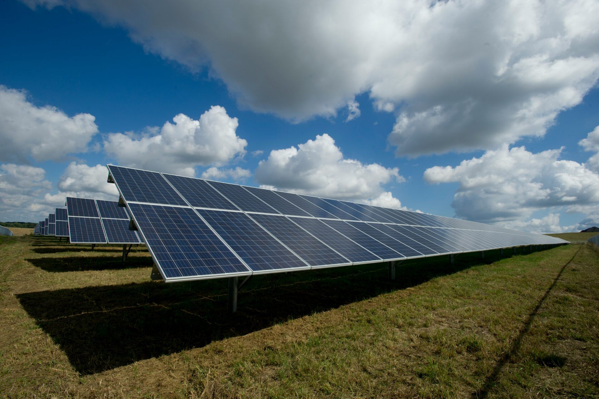 Revolutionize Solar Energy with Premium Aluminium Extrusions – Unmatched Durability & Eco-Friendly Innovation
